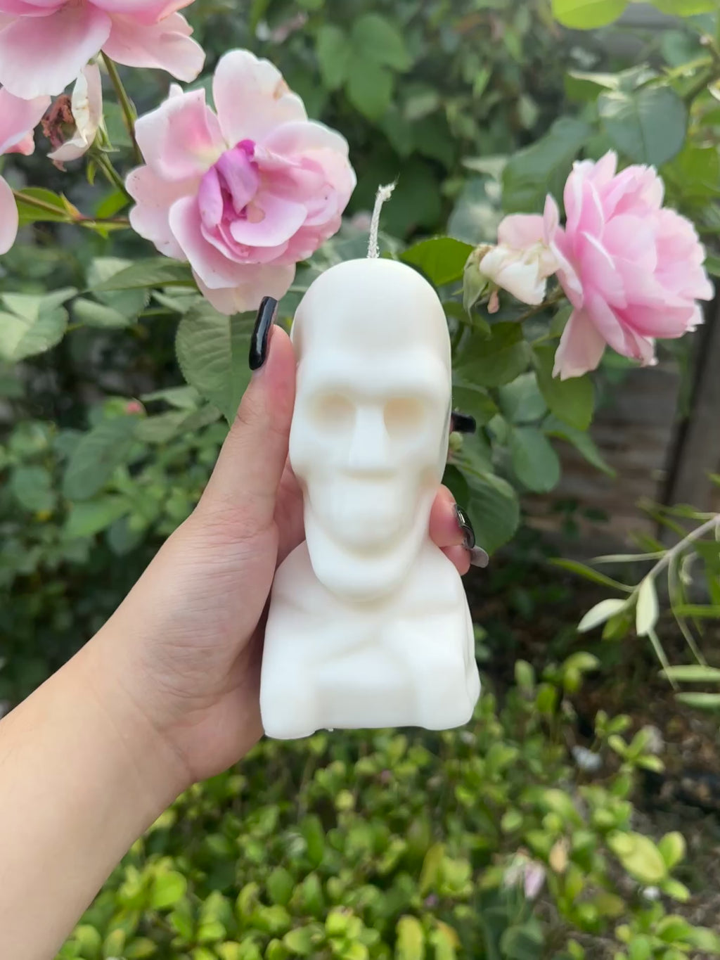 Skull & Cross Bones Candle